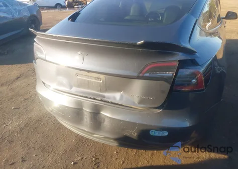 2022 Tesla Model 3 Long Range Dual Motor All-Wheel Drive z USA, uszkodzony, nr VIN 5YJ3E1EB0NF181589